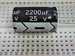 Capacitor Electrolítico 2200uF/25V