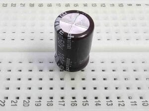 Capacitor Electrolítico de 100uF/50V