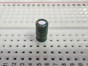 Capacitor Electrolítico de 10uF/50V