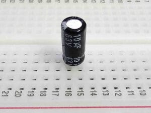 Capacitor Electrolítico de 10uF/63V