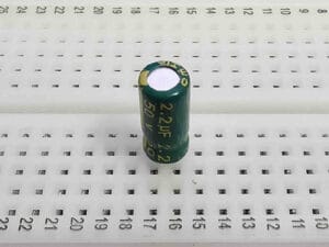 Capacitor Electrolítico de 2.2uF/50V