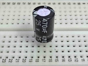 Capacitor Electrolítico de 470uF/25V