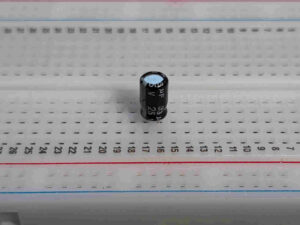 Capacitor Electrolítico de 33uF/25V